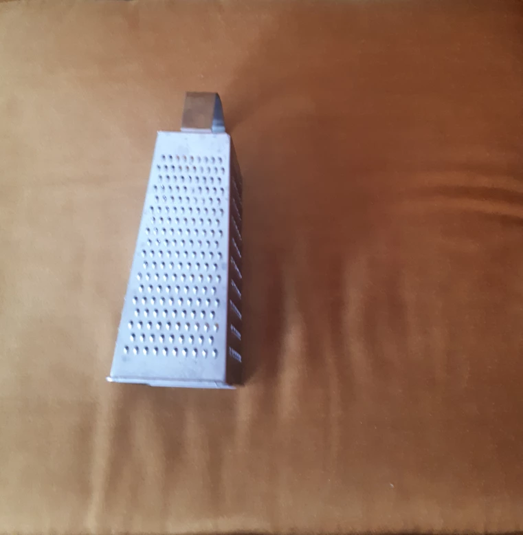 #freecycle. four sided grater image indicator(4)