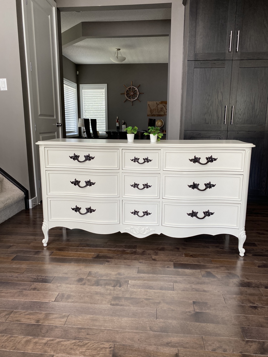 🏆 Elegant refurbished drawers / dressers thumbnail