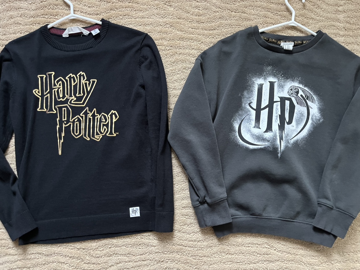 2 - Boys Harry Potter official sweaters - 10-12 image indicator(2)