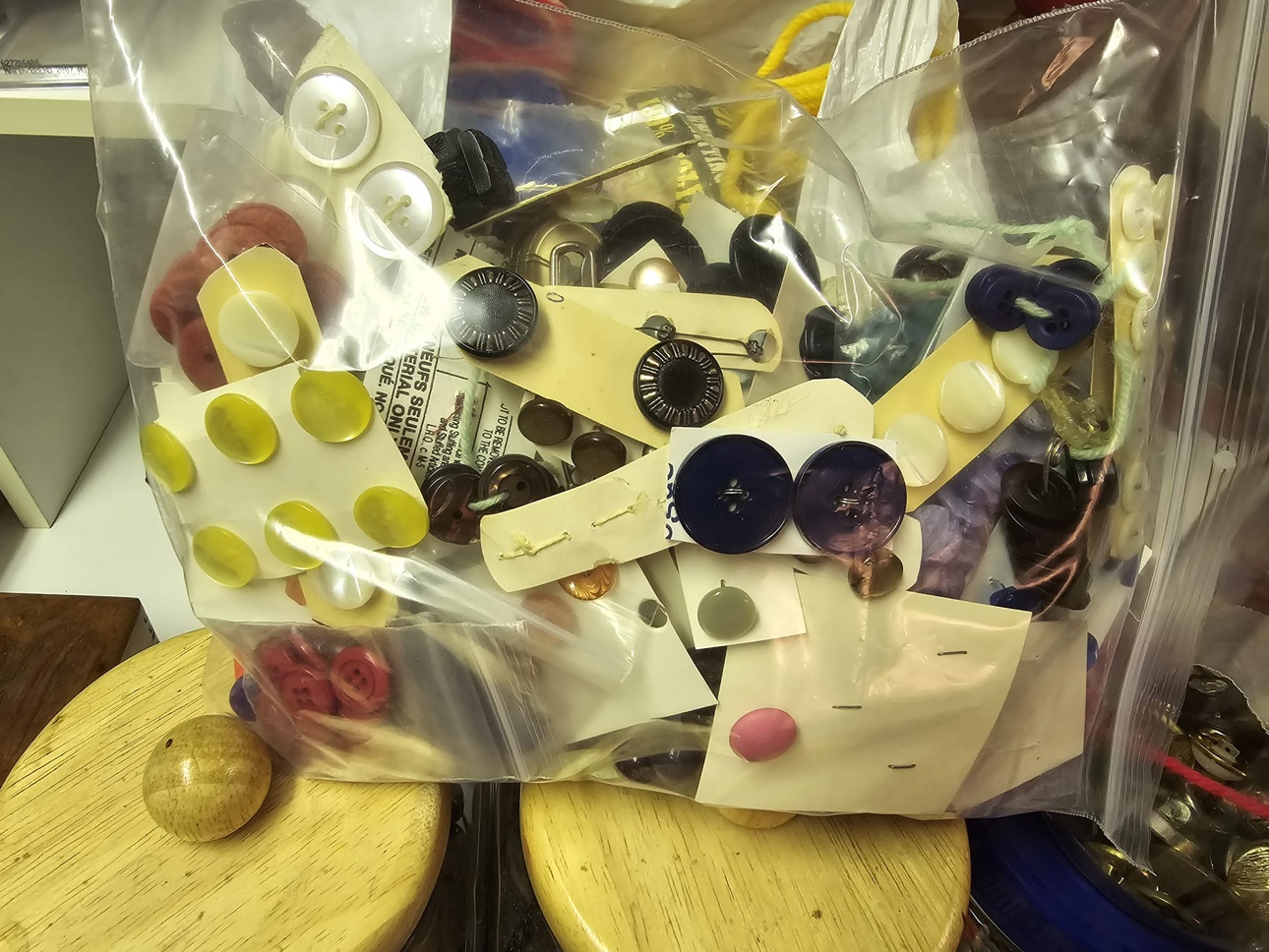 Assorted sewing button - photo 5