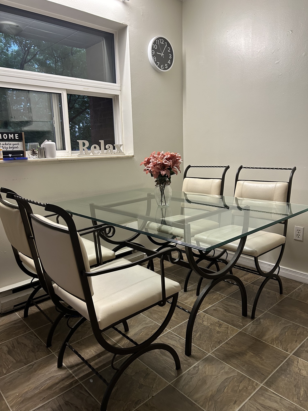 #Dining table set - photo 3