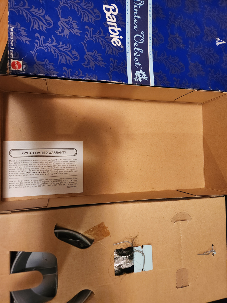 1995 Avon Winter Velvet First Series African American Barbie image indicator(6)