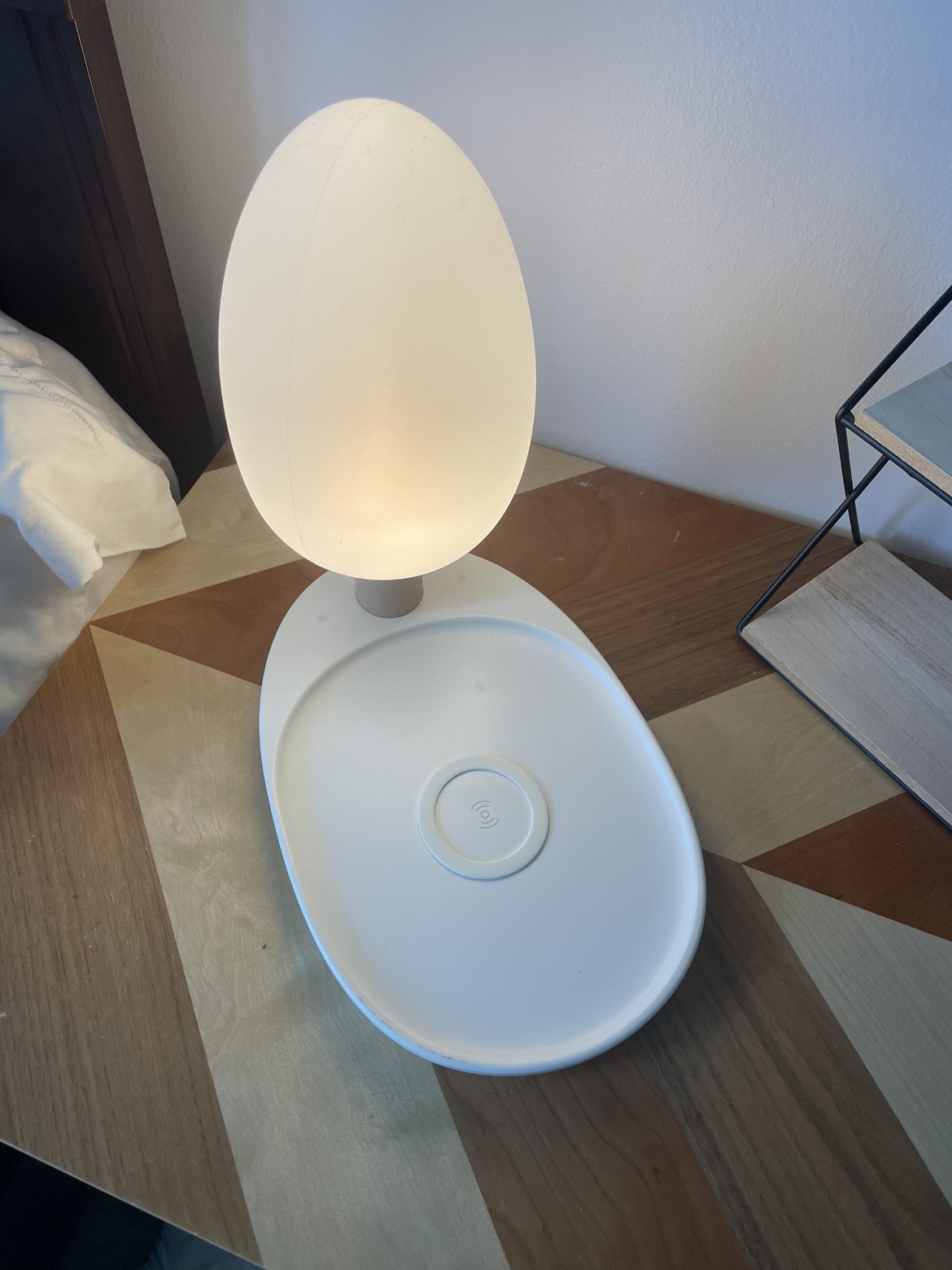 Wireless phone charging pad with lamp - photo 2