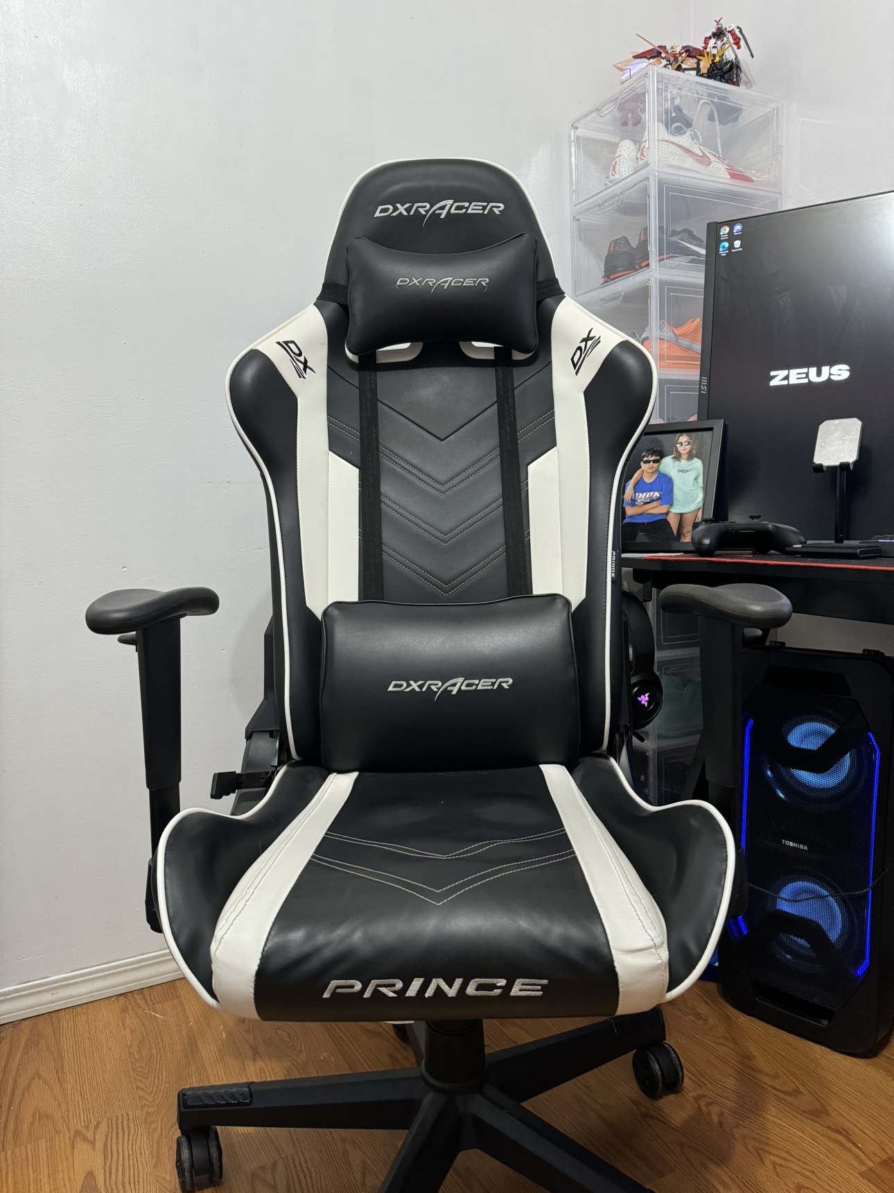 DXRacer Gaming Chair (Prince)