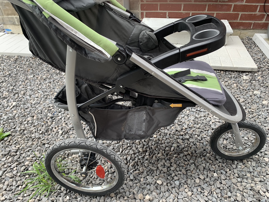 Graco Jogger travel system stroller with Car seat and base - photo 5