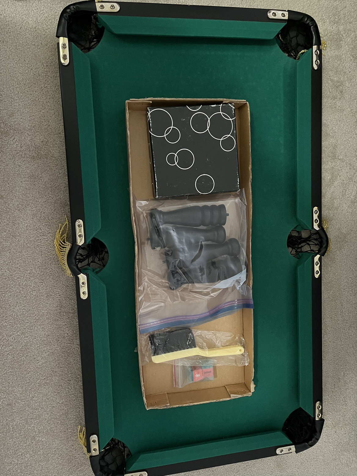 Table top pool table