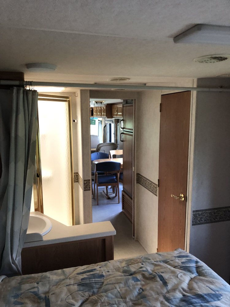 2001 36 feet Newmar Kountry Star Class A Motorhome - photo 4