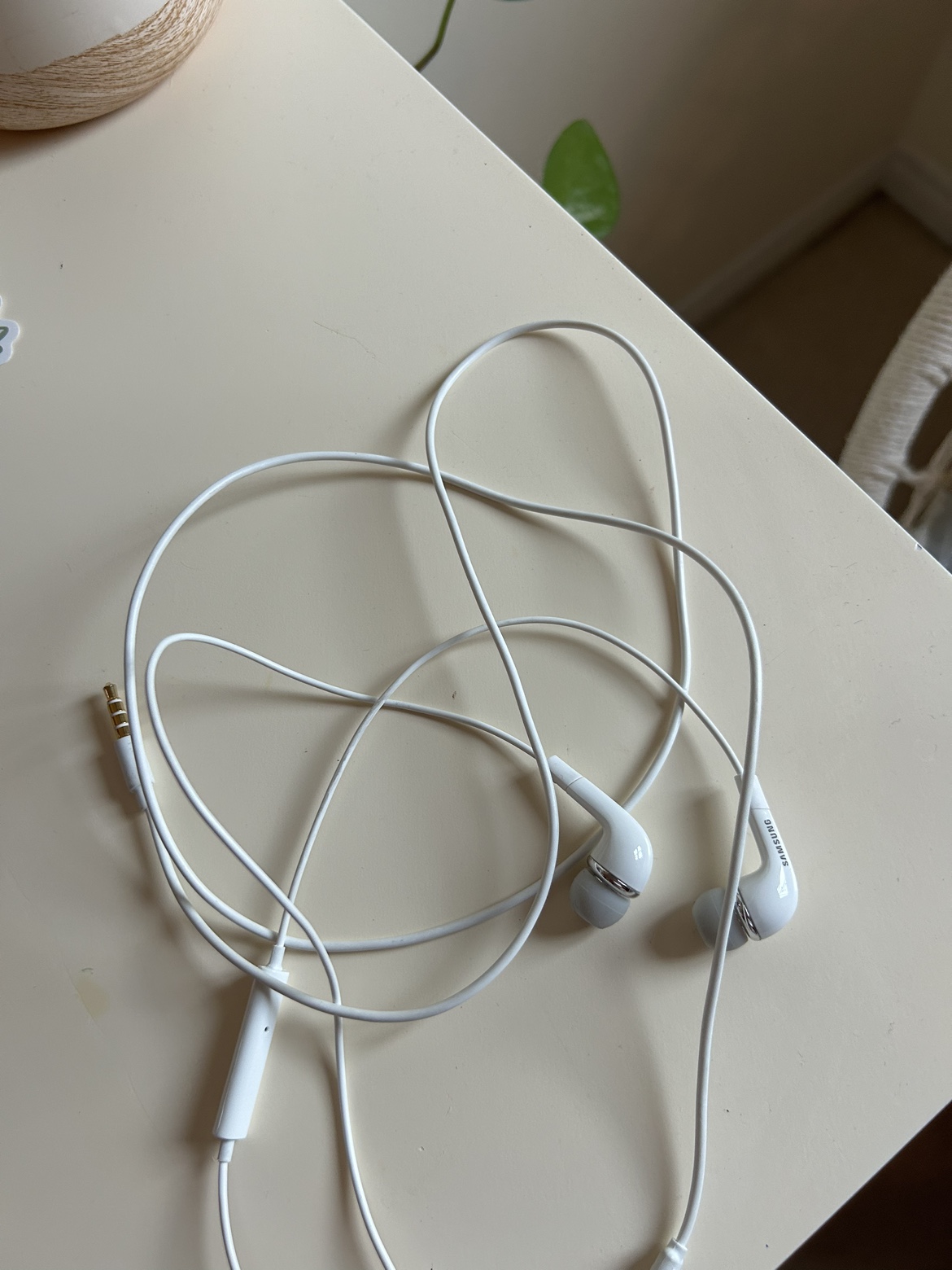 earbuds