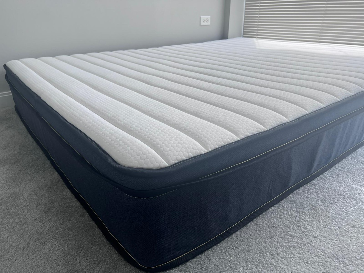 10” Queen Hybrid Mattress - photo 5