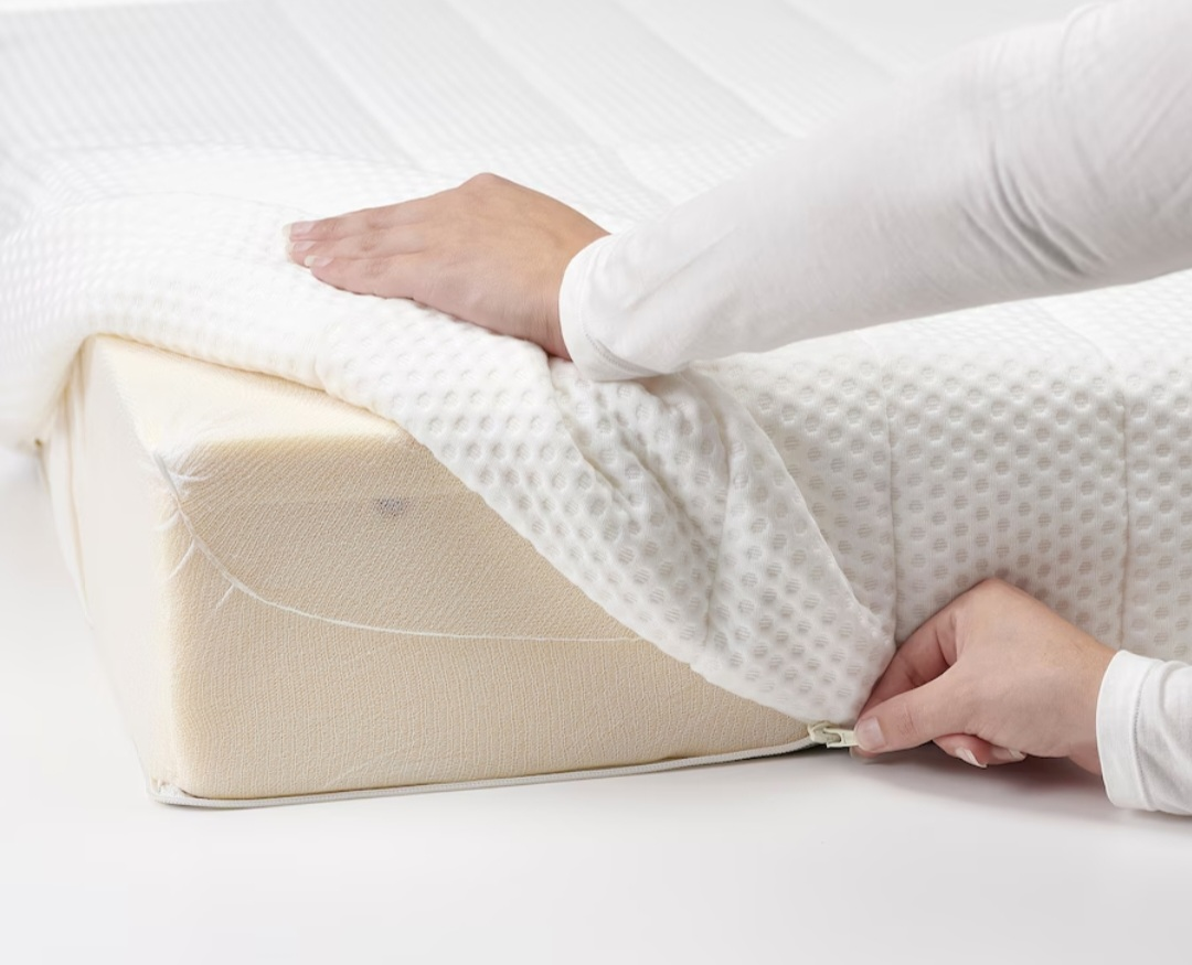 King size IKEA foam mattress (ÅSBYGDA). Like new! Move sale! - photo 3