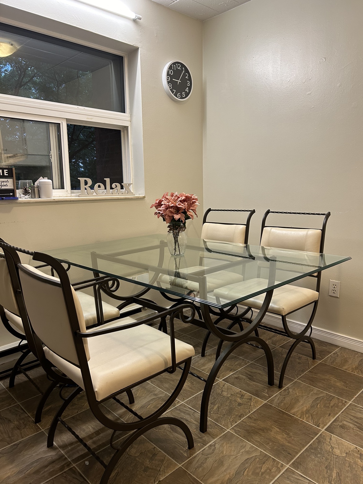 #Dining table set - photo 2
