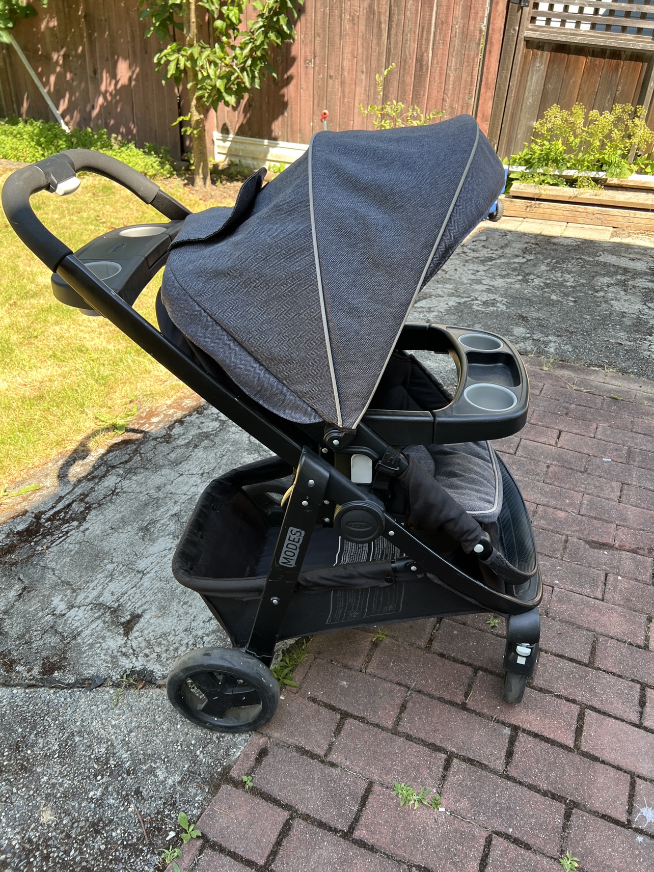 Graco brand stroller - photo 2