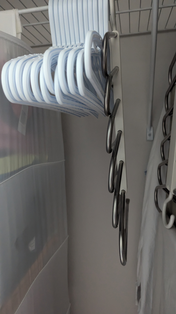 set of hangers - photo 2