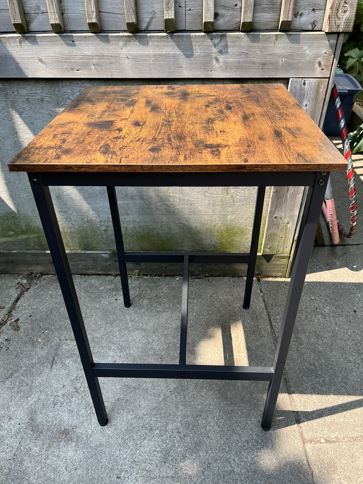 Counter-height table image indicator(2)