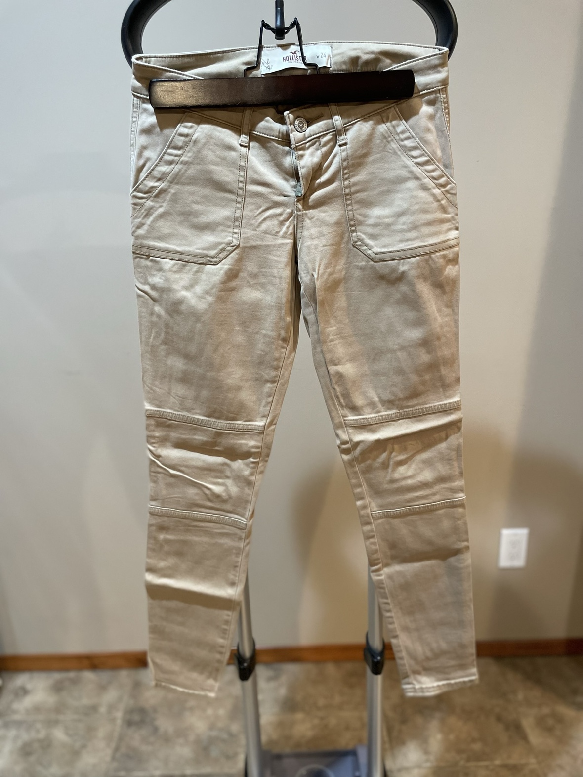 Hollister Beige Pants thumbnail