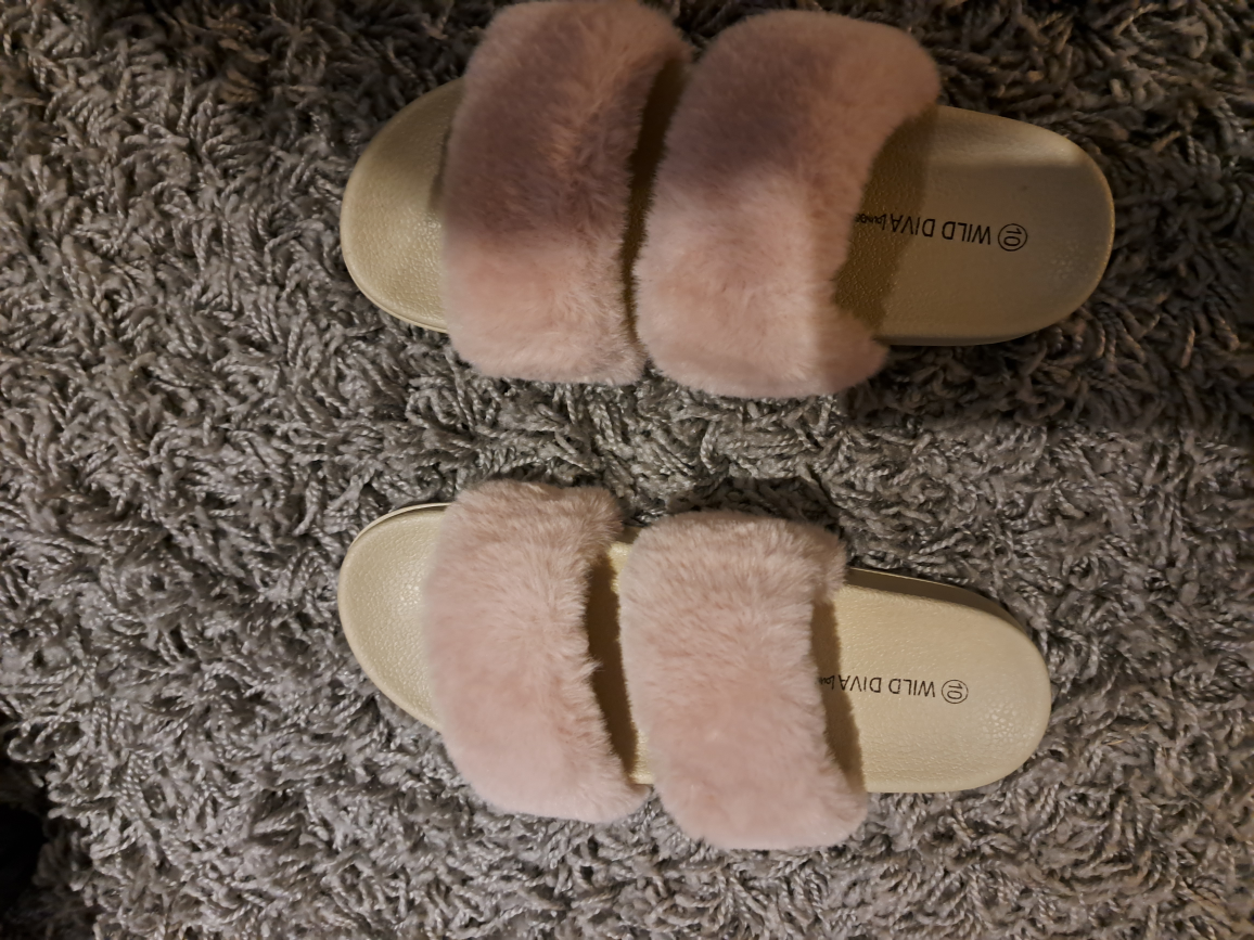 women's size 10 fluffy sandals image indicator(2)