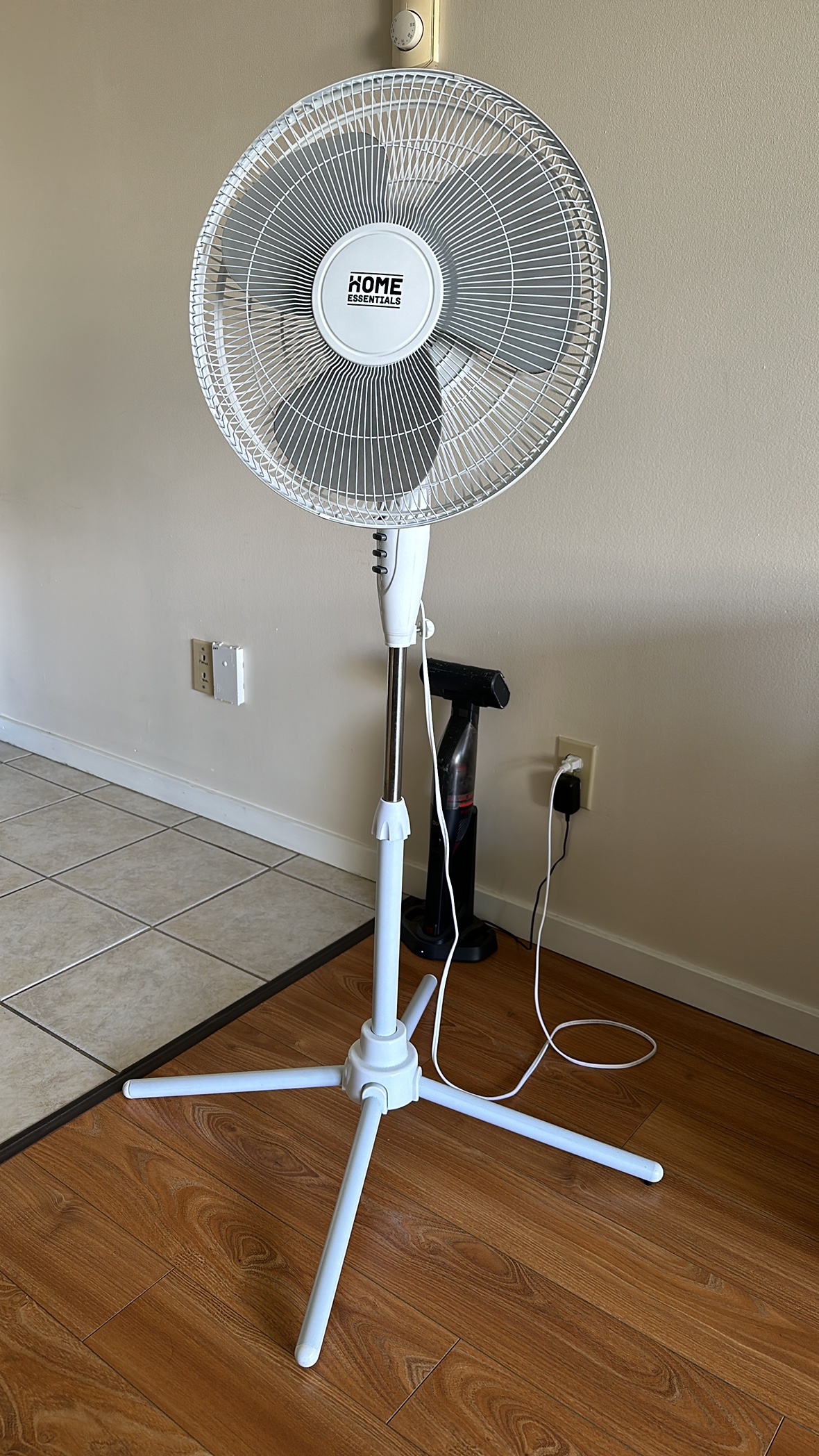 16" Oscillating Pedestal Fan - with 3 Speeds, White