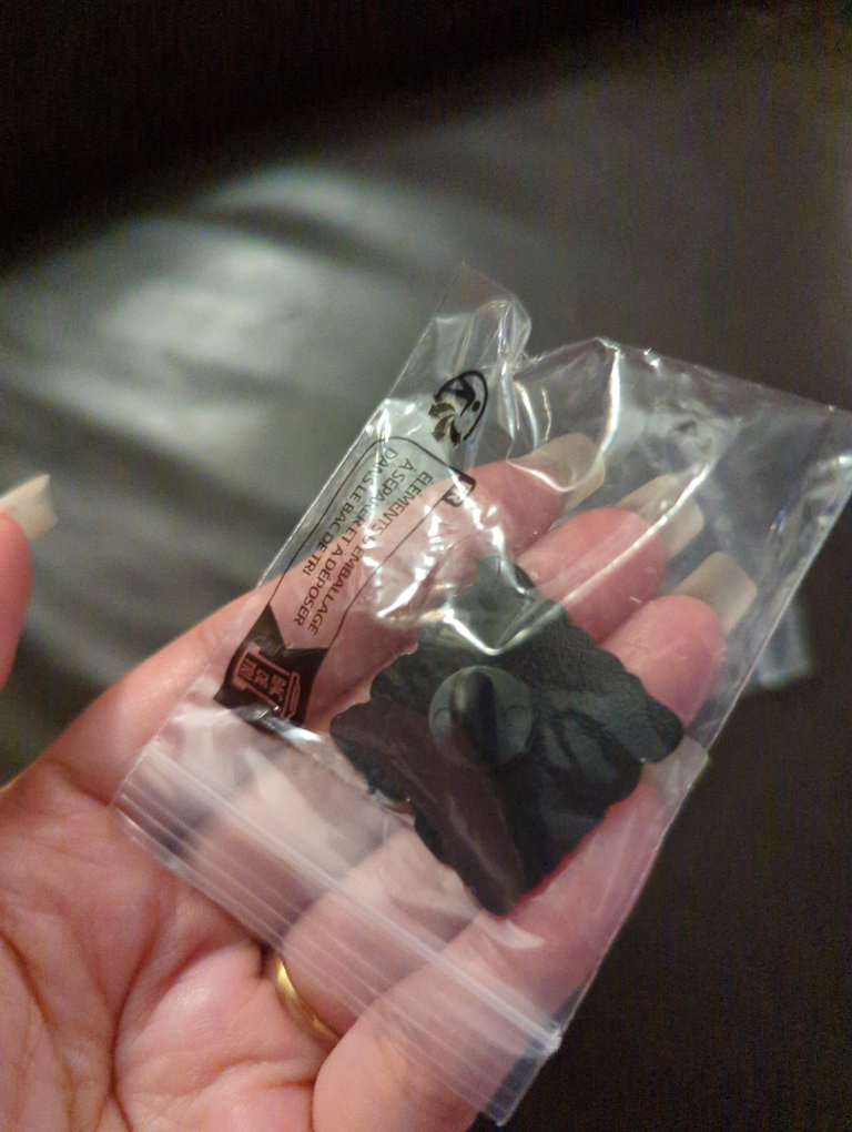 Enamel pins image indicator(2)