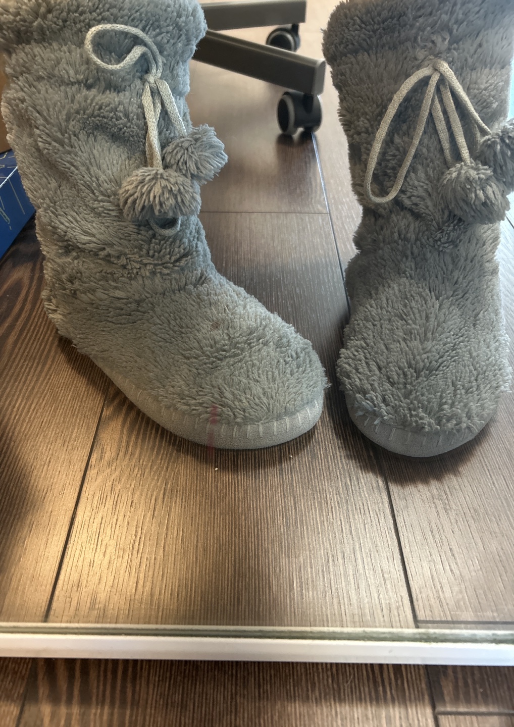 Garage slipper bootees thumbnail