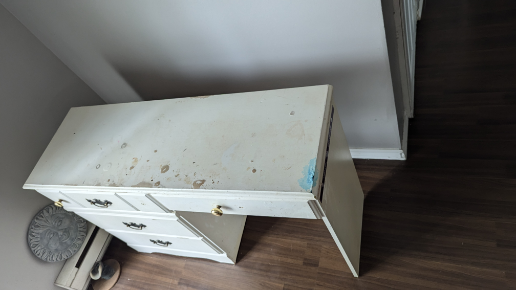 #freecycle Dresser / Desk / Side table / TV table thumbnail