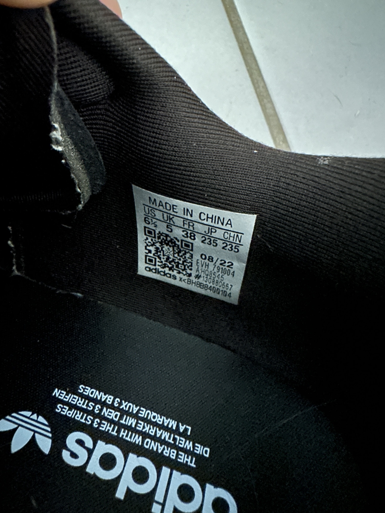 Adidas Shoes image indicator(3)