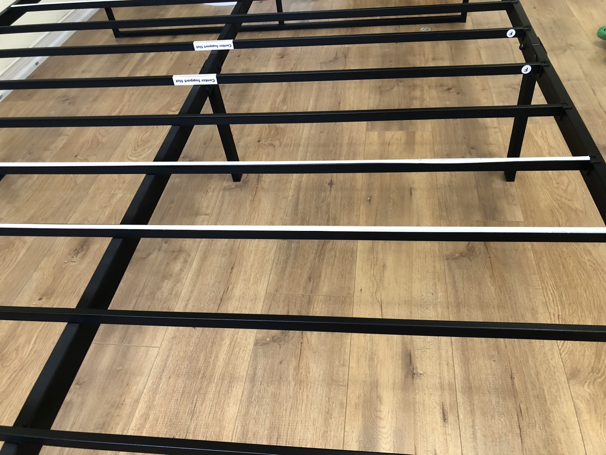 Queen bed frame - photo 4