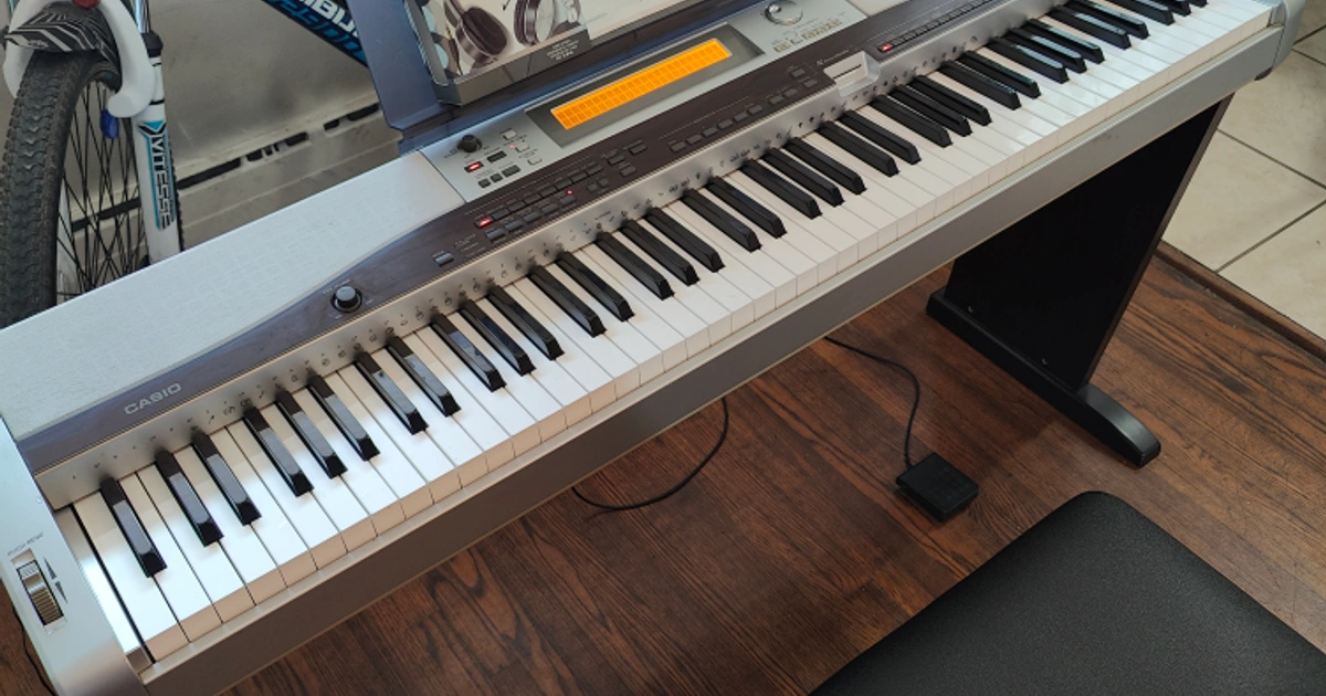 Casio Privia px 555r digital piano in excellent condition Karrot