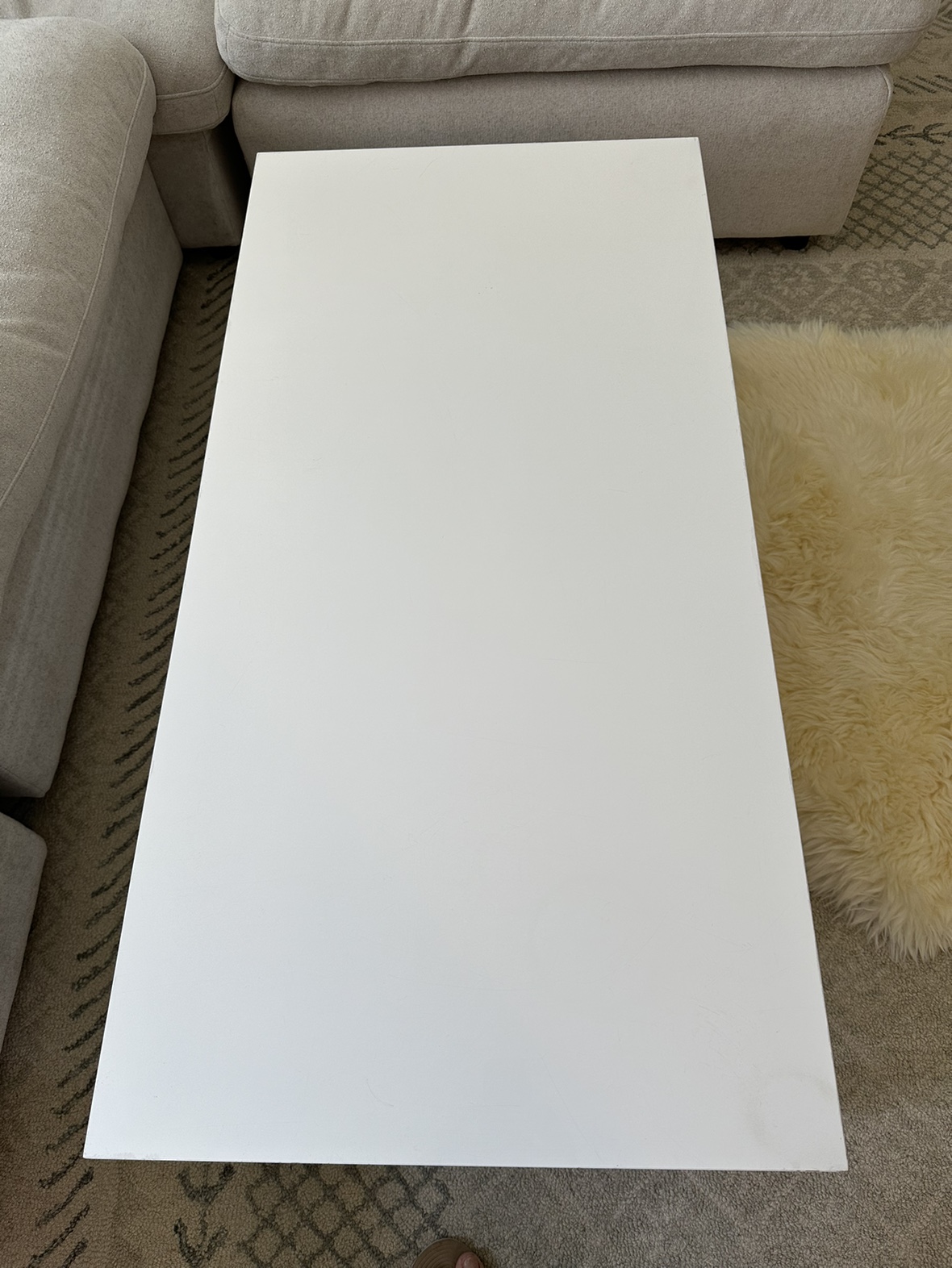 White Coffee Table image indicator(3)