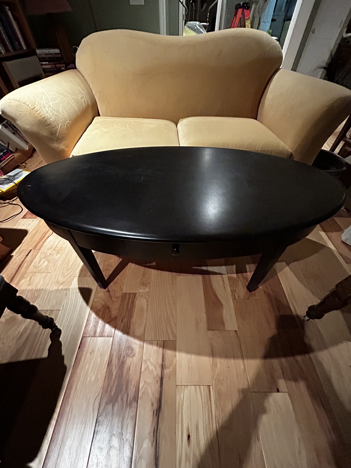 Black coffee table image indicator(2)