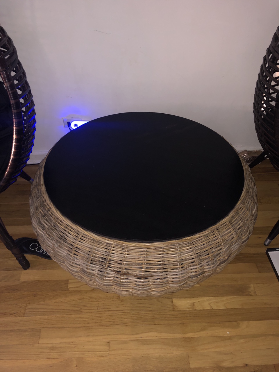 Round Table Furniture