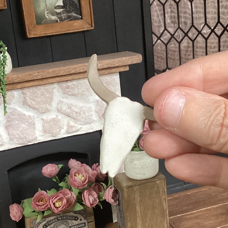 Mini Skull Decor 1/12 Scale for Dollhouse image indicator(4)