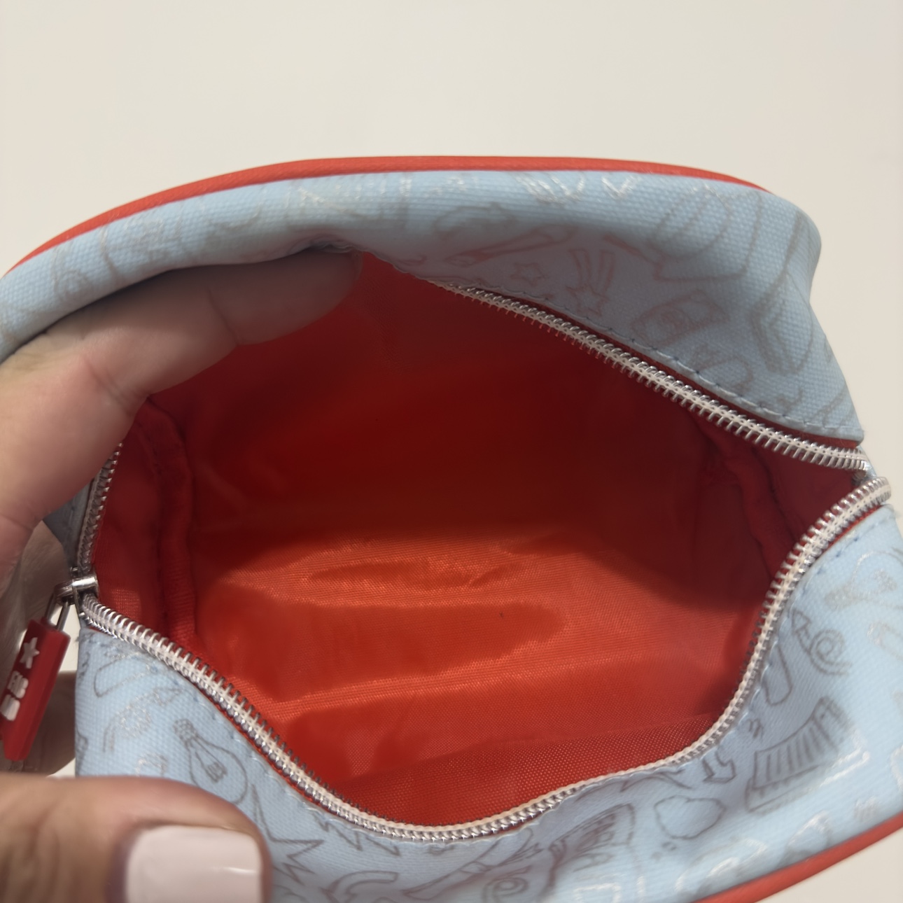 First Aid Beauty Cosmetic Bag image indicator(6)