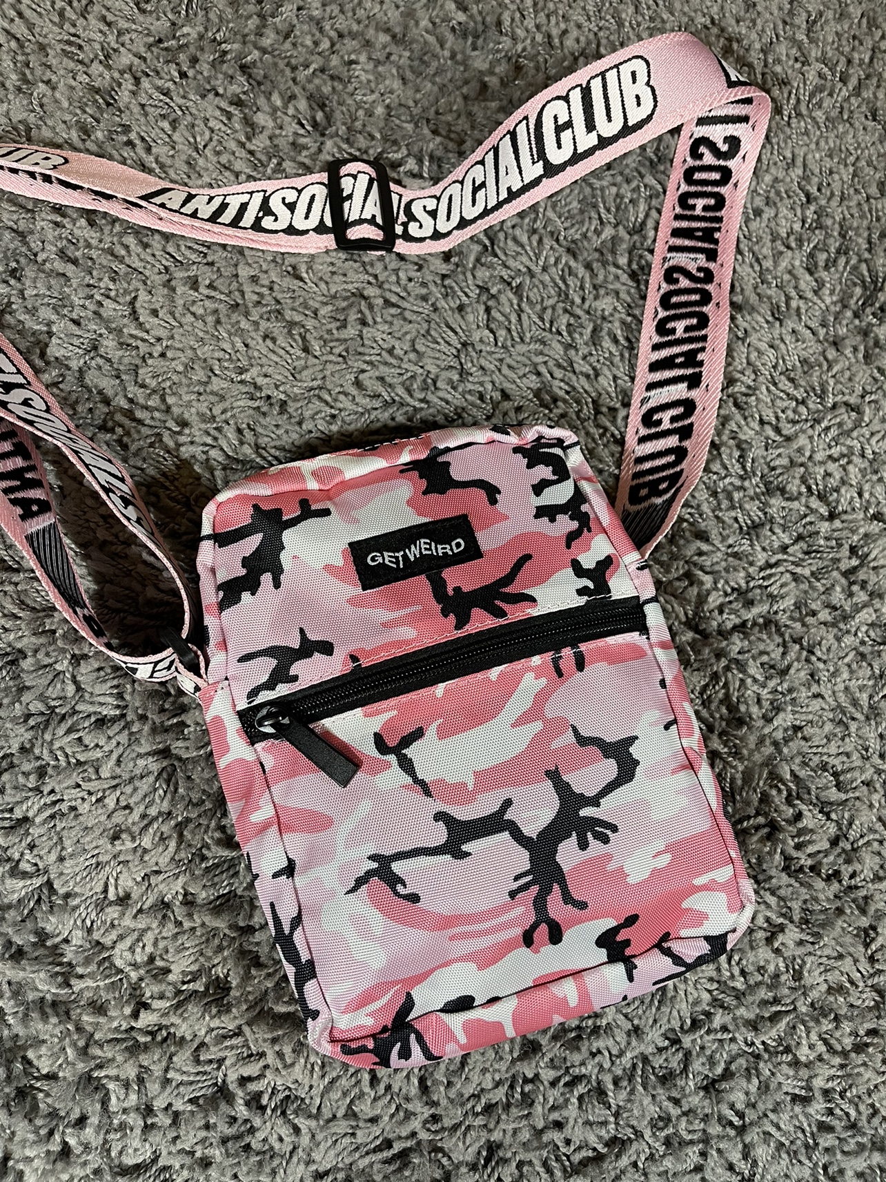 2018FW Anti Social Social Club Get Weird Side Bag Pink Camo image indicator(2)