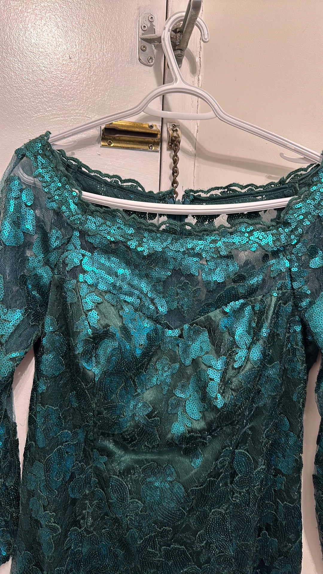 Beautiful lace dress from Melanie Lynn - photo 2