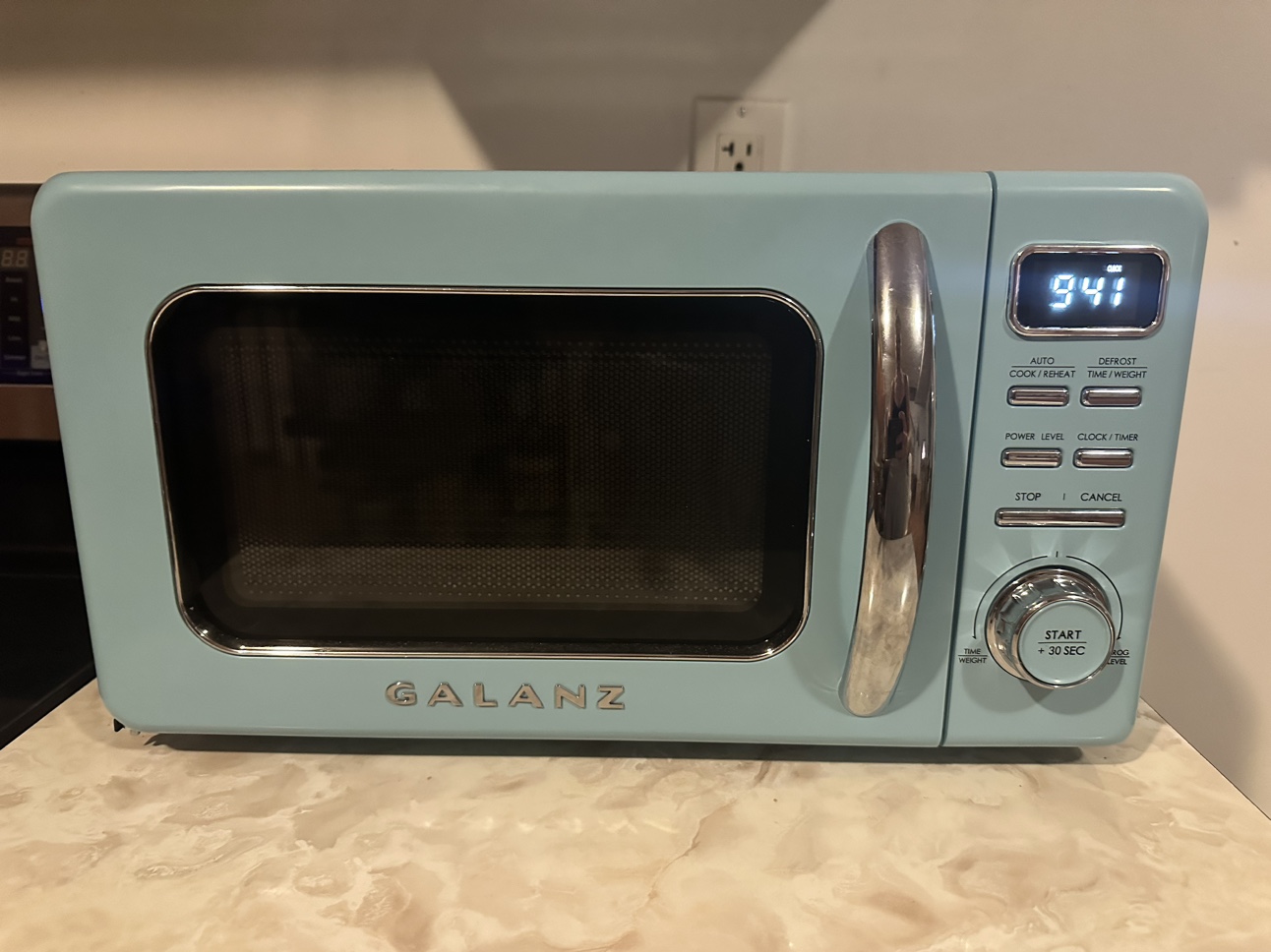 Retro-inspired microwave - photo 2