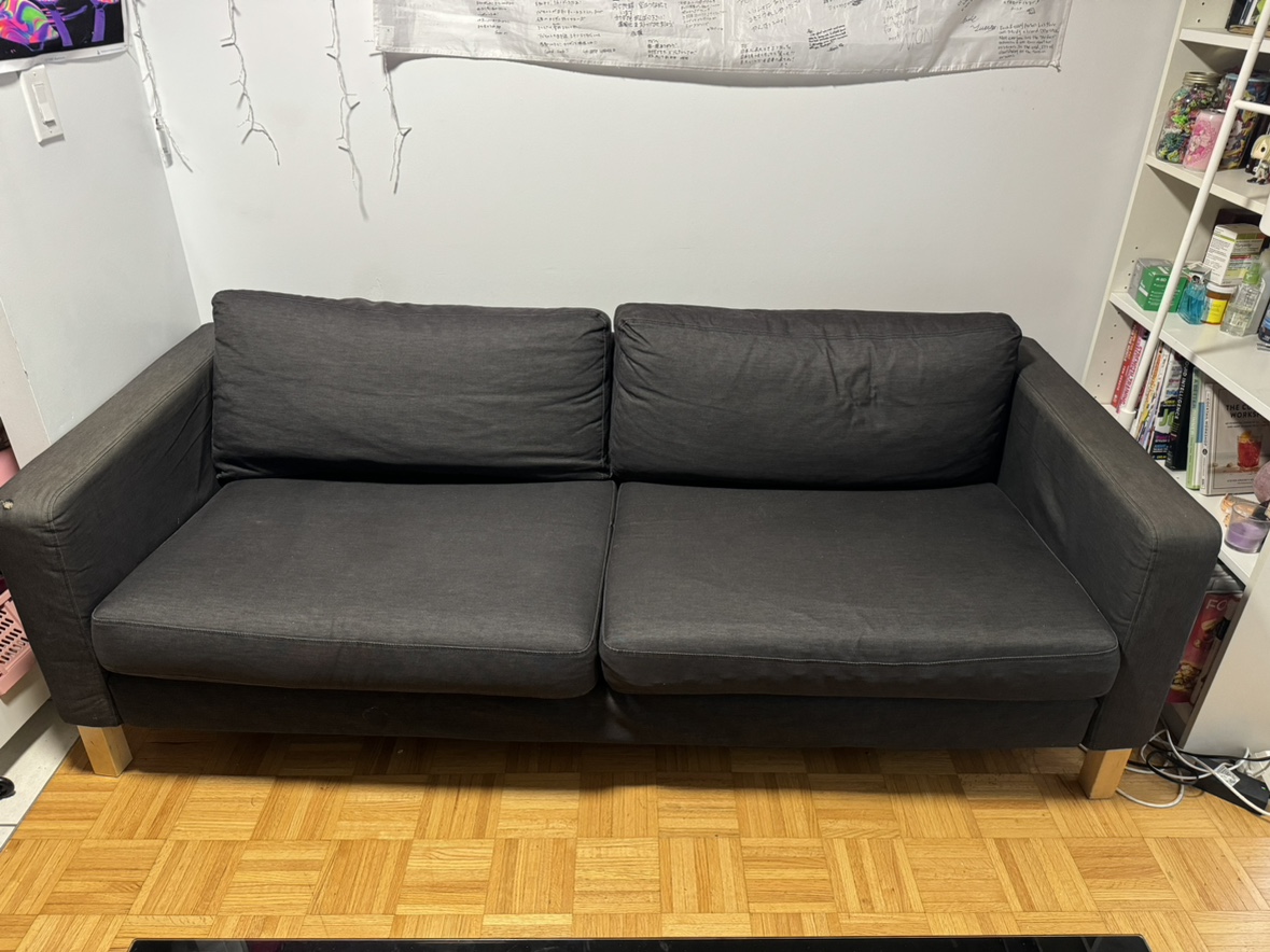 Black couch thumbnail