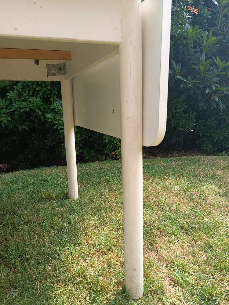 White Drop Leaf Table #freecycle 🆓 - photo 3