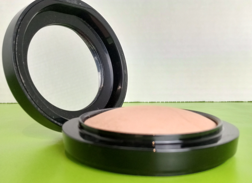 MAC mineralize skin finish- face powder image indicator(6)