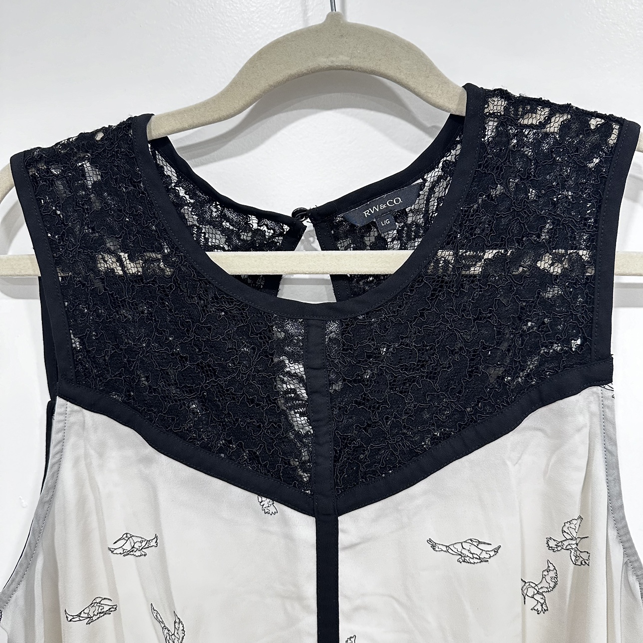 Rw&Co bird print lace top image indicator(3)