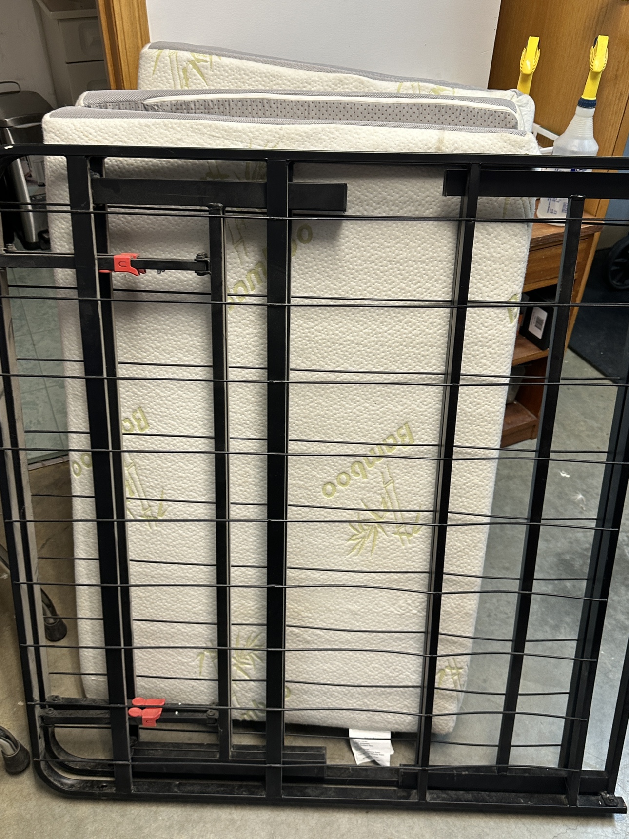 Twin trifold mattress and frame - photo 2