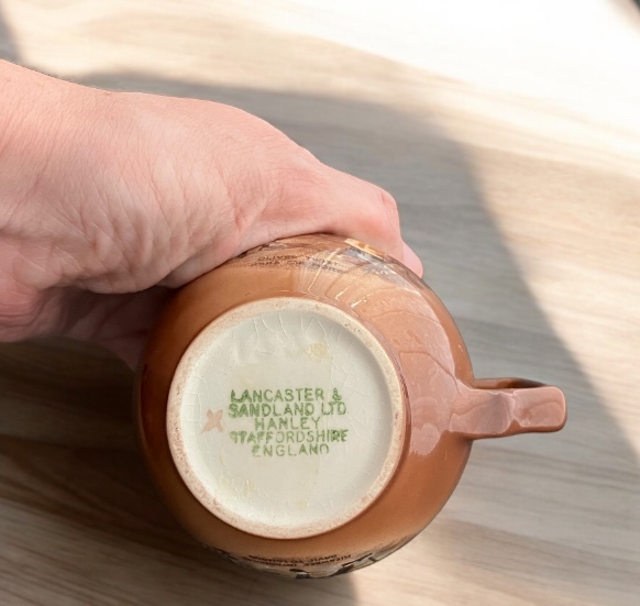 Vintage Lancaster Sandland 3.5" Creamer Oliver Twist Hanley image indicator(6)
