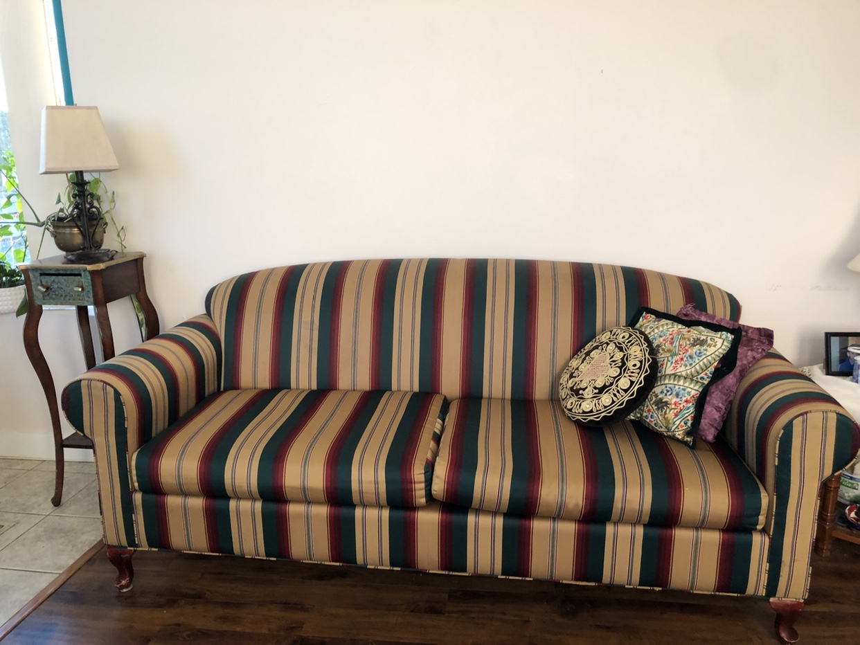 Couch and loveseat - photo 2