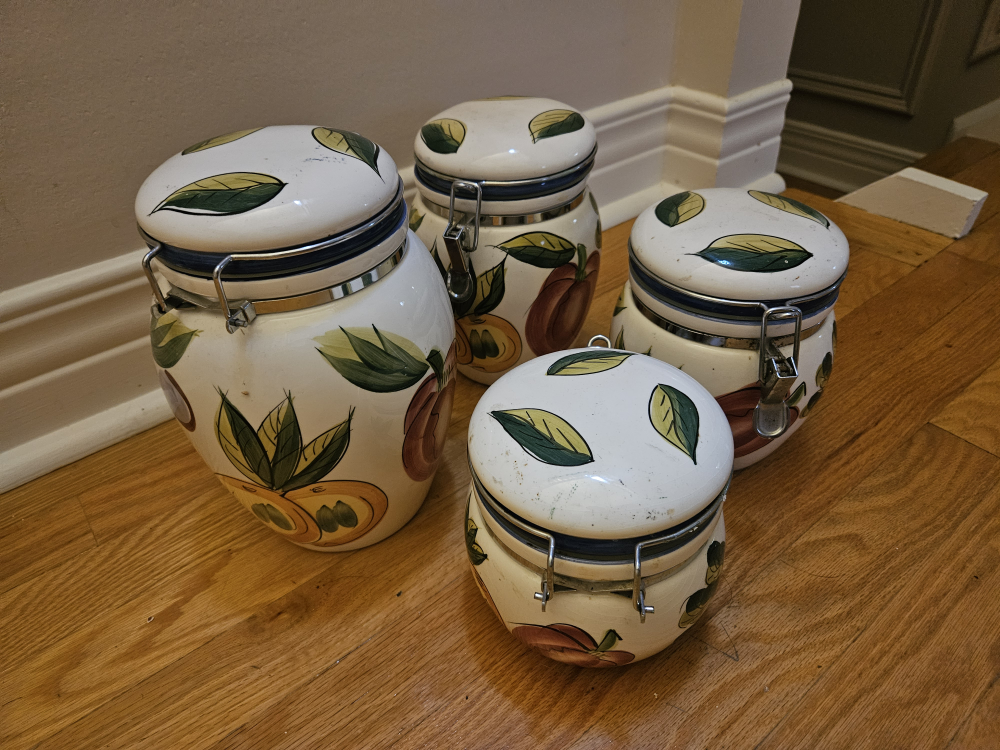 Ceramic canisters image indicator(2)