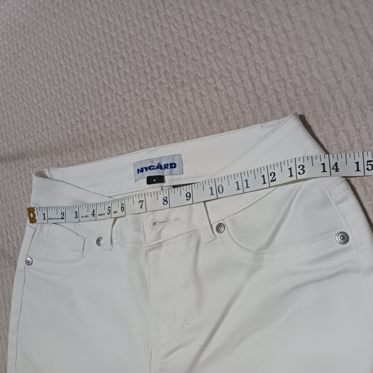 White women's Capri - photo 2