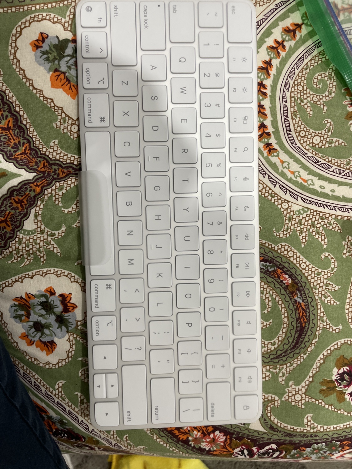 Apple keyboard- Brand new thumbnail