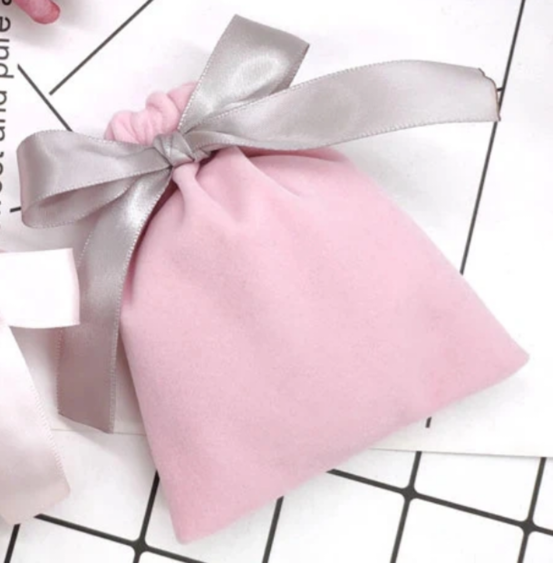 Pink Velvet gift bags image indicator(2)