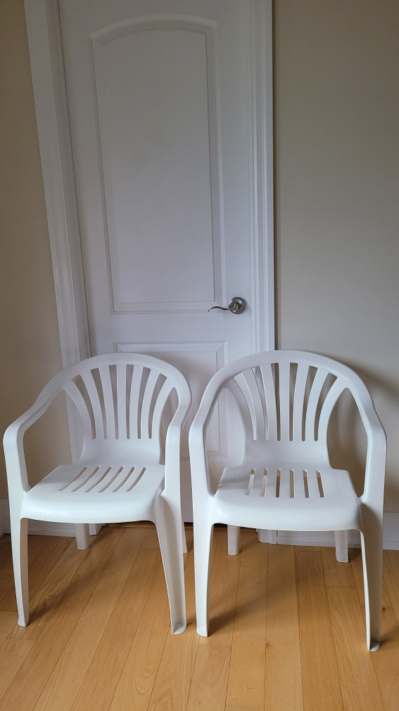⚽️ Plastic Chairs, 2ea