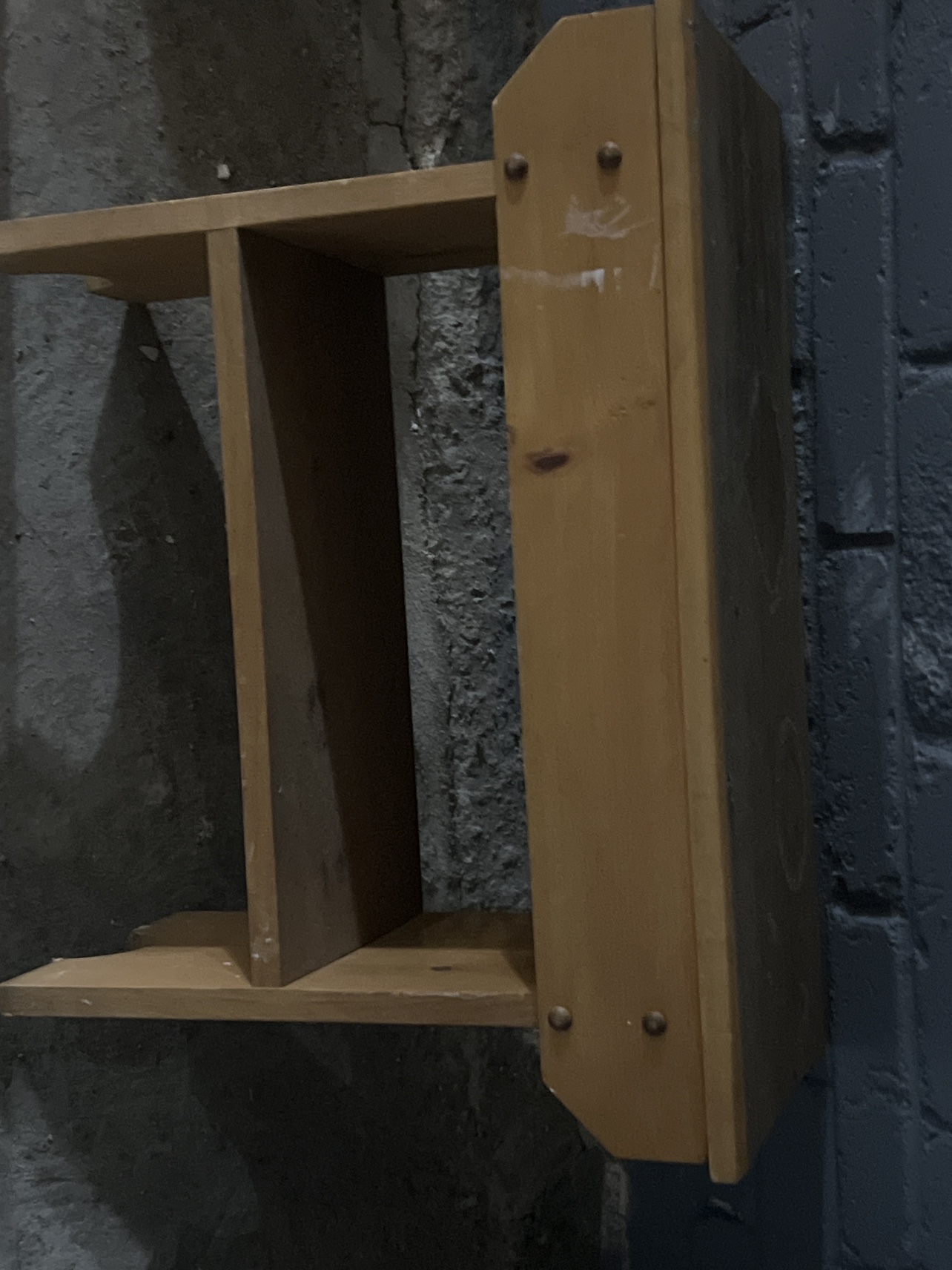 Wood bench thumbnail