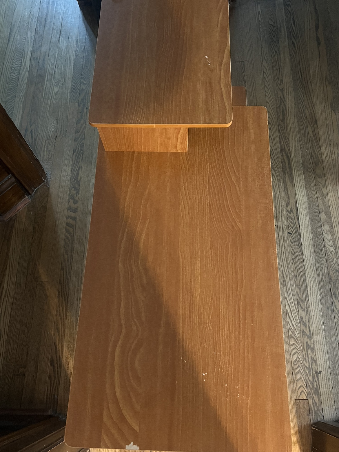 Desk - photo 2