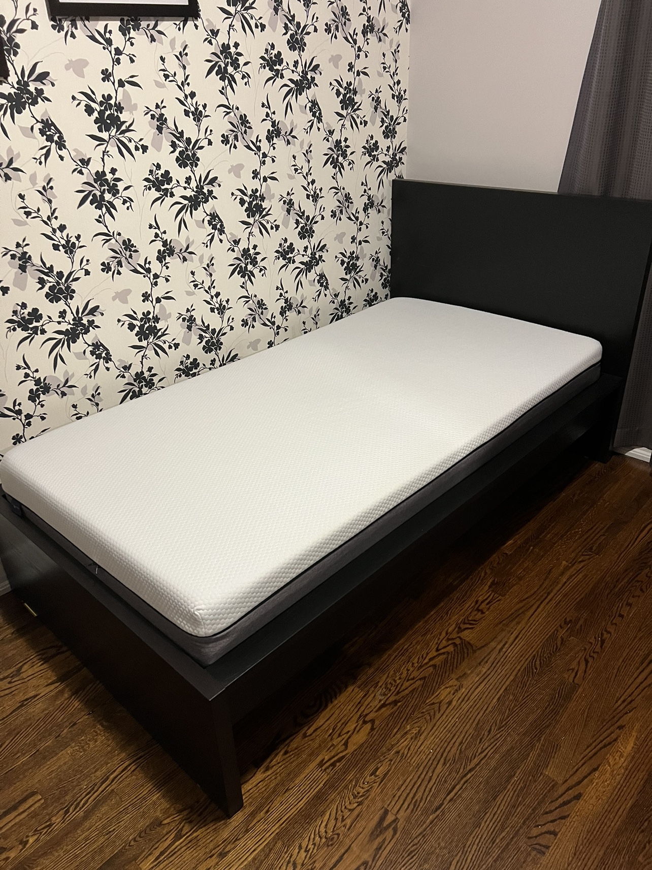 Twin Size Bed Frame & Mattress